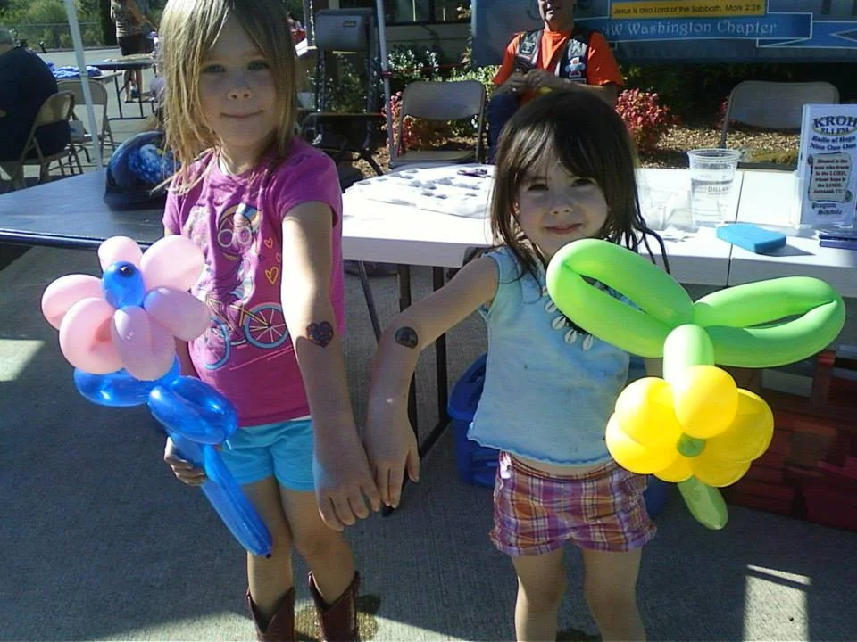This group liked balloon flowers over balloon motorcycles. We aims to please!
