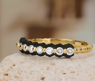 Scallop diamond band