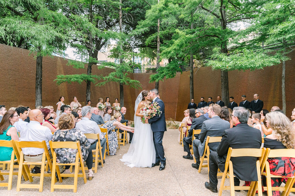 Ellen-Ashton-Photography-Dallas-Wedding-Photographers-Girt-and-gold-events-weddings121.jpg