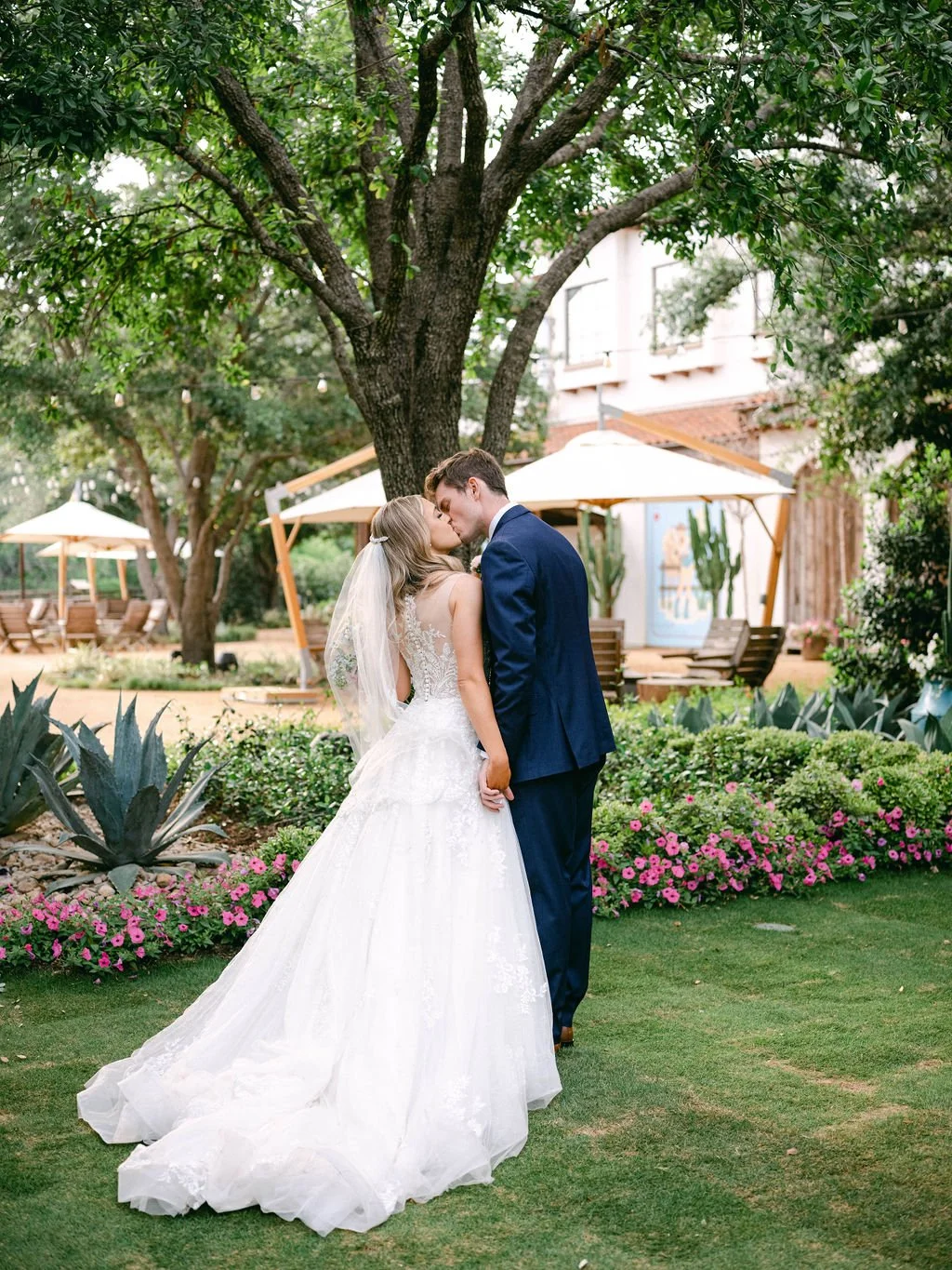 Ellen-Ashton-photography-Dallas-wedding-Photographer-Drover-Hotel-wedding215.jpg