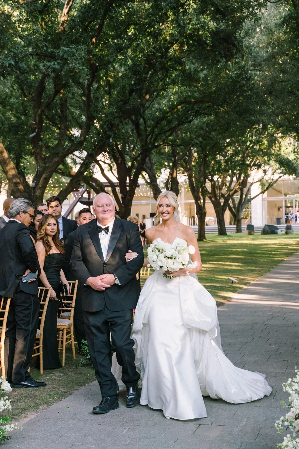 Ellen-Ashton-Photography-Dallas-Wedding-Photographers-Nasher-wedding18.jpg