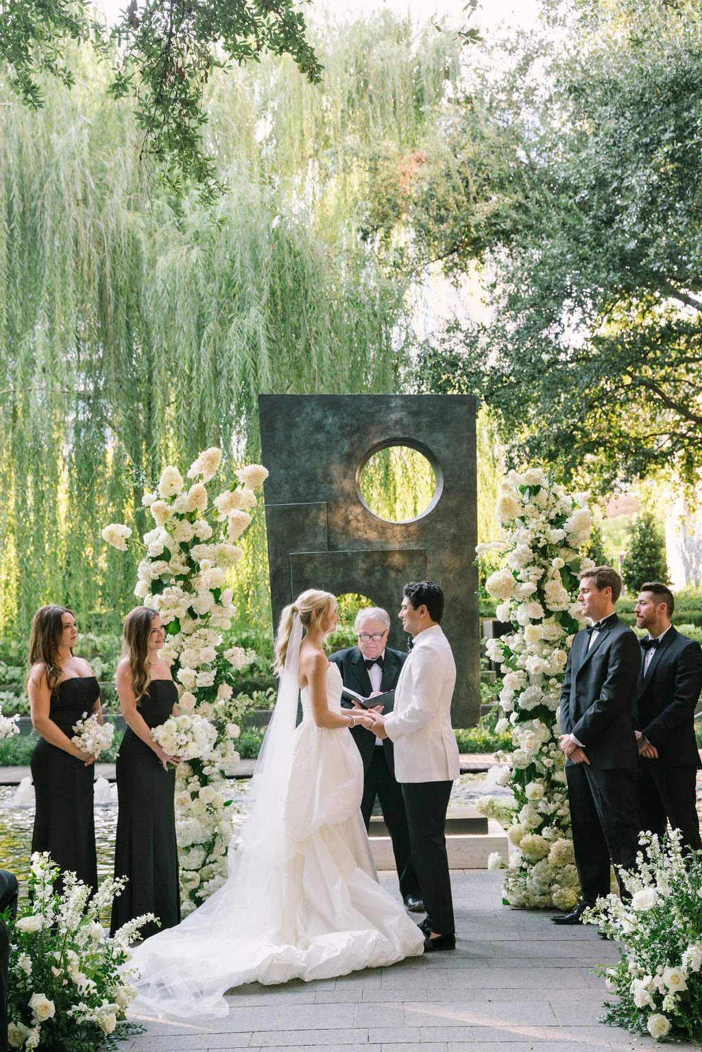 Ellen-Ashton-Photography-Dallas-Wedding-Photographers-Nasher-wedding22.jpg