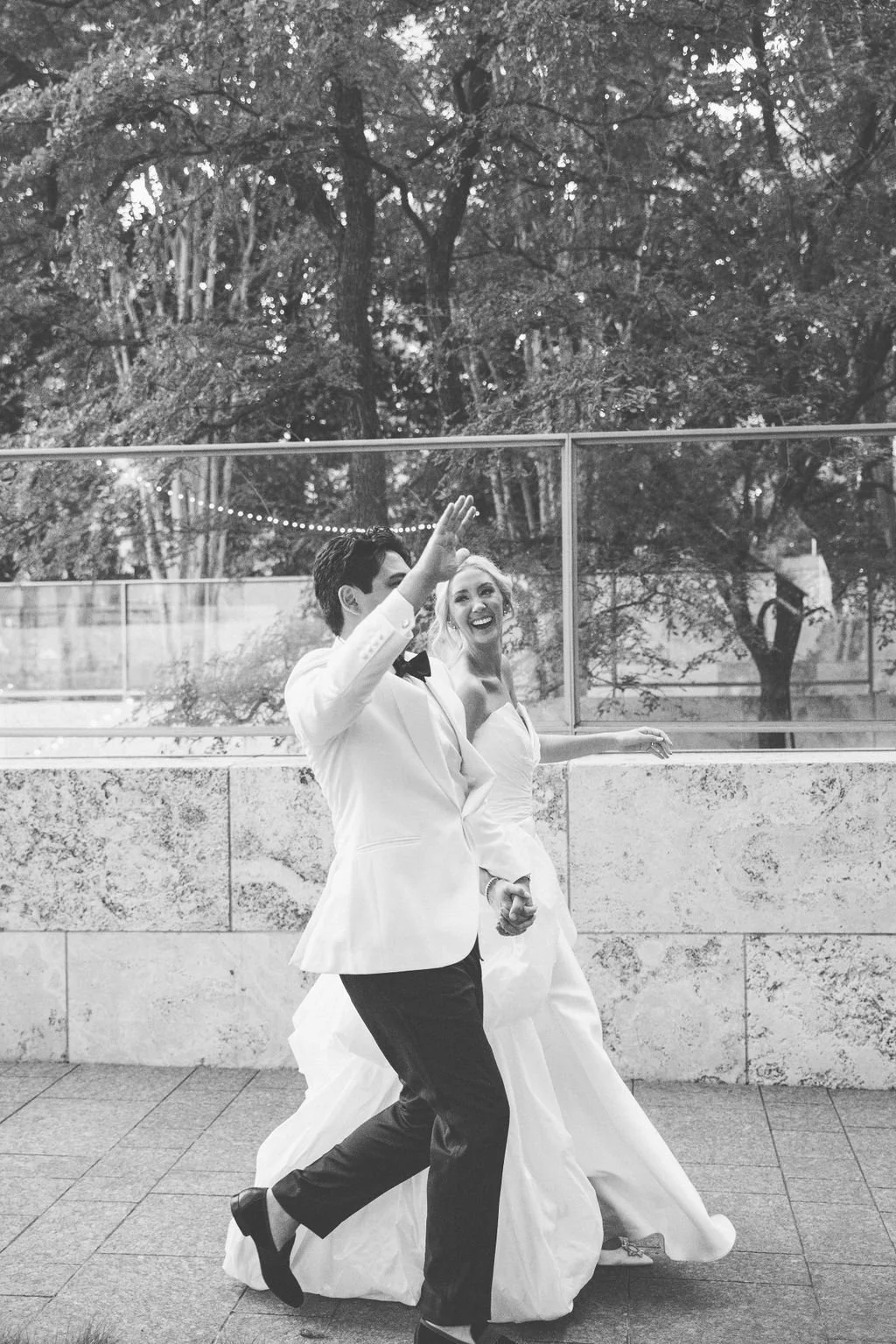Ellen-Ashton-Photography-Dallas-Wedding-Photographers-Nasher-wedding33.jpg