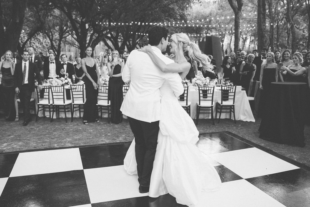 Ellen-Ashton-Photography-Dallas-Wedding-Photographers-Nasher-wedding34.jpg