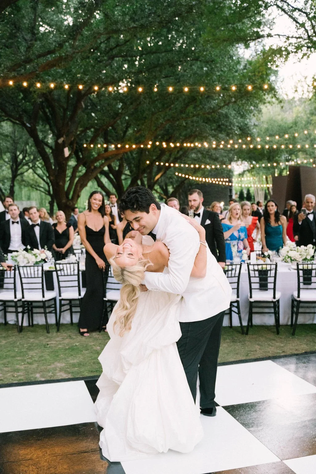 Ellen-Ashton-Photography-Dallas-Wedding-Photographers-Nasher-wedding35.jpg