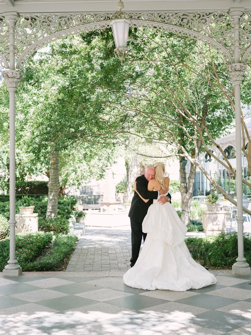 Ellen-Ashton-Photography-Dallas-Wedding-Photographers-Nasher-wedding66.jpg