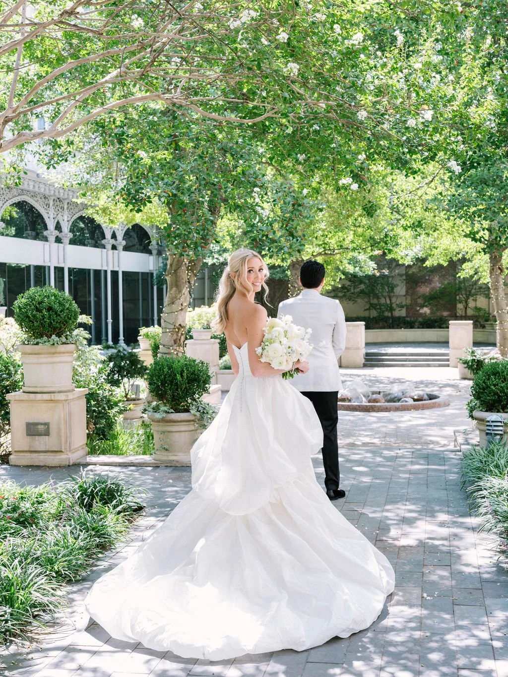 Ellen-Ashton-Photography-Dallas-Wedding-Photographers-Nasher-wedding75.jpg