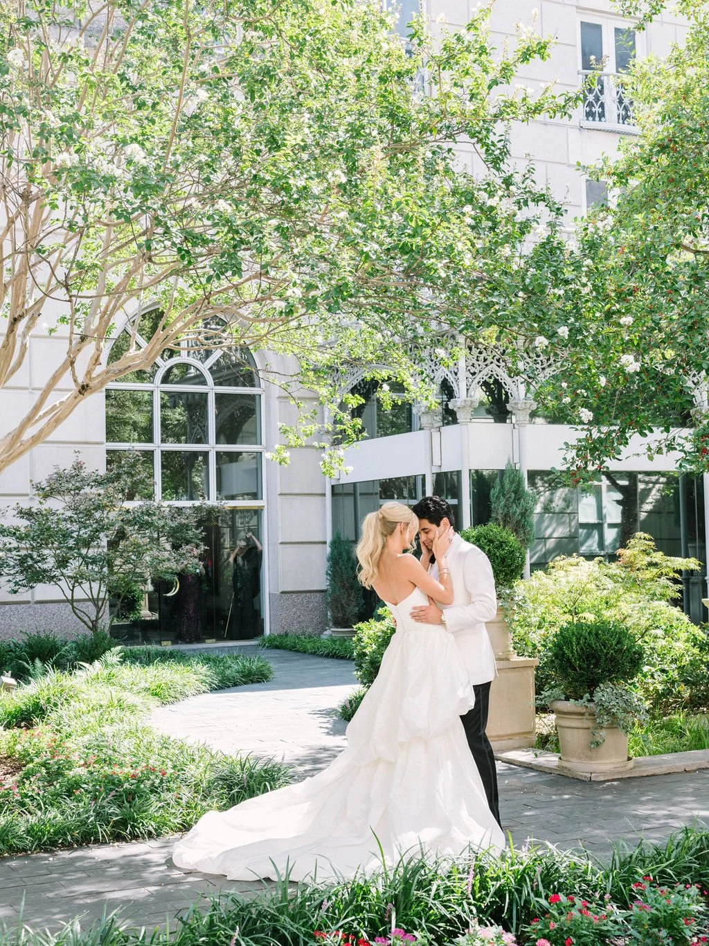 Ellen-Ashton-Photography-Dallas-Wedding-Photographers-Nasher-wedding78.jpg
