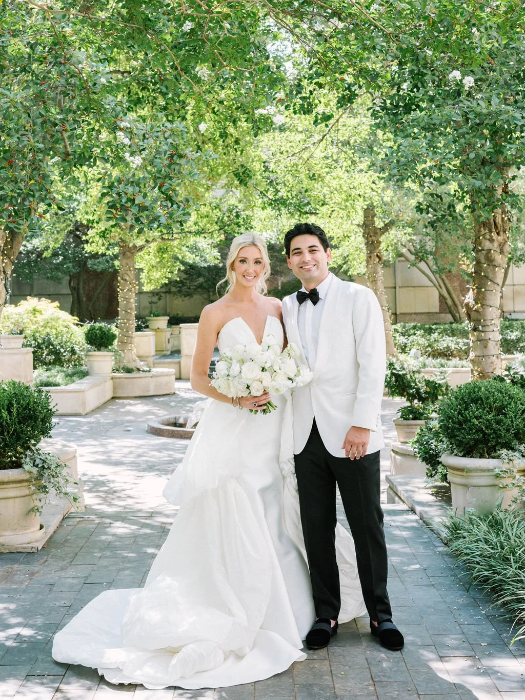 Ellen-Ashton-Photography-Dallas-Wedding-Photographers-Nasher-wedding81.jpg