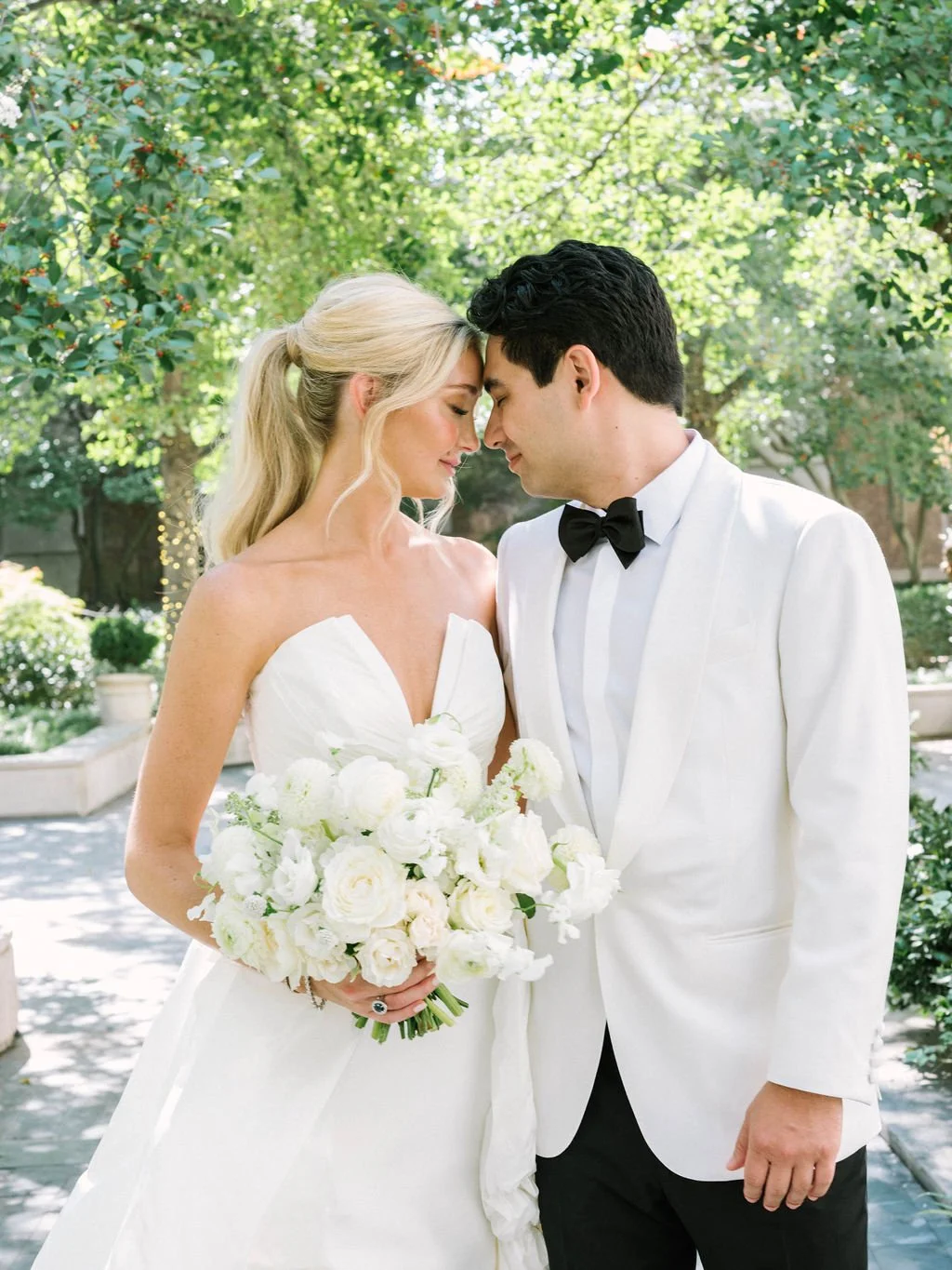 Ellen-Ashton-Photography-Dallas-Wedding-Photographers-Nasher-wedding83.jpg