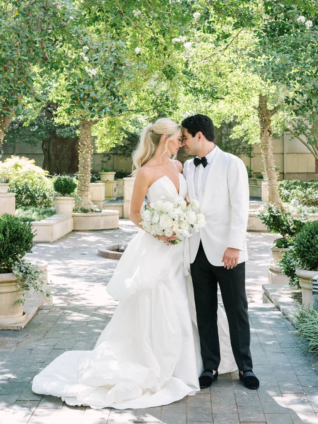 Ellen-Ashton-Photography-Dallas-Wedding-Photographers-Nasher-wedding85.jpg