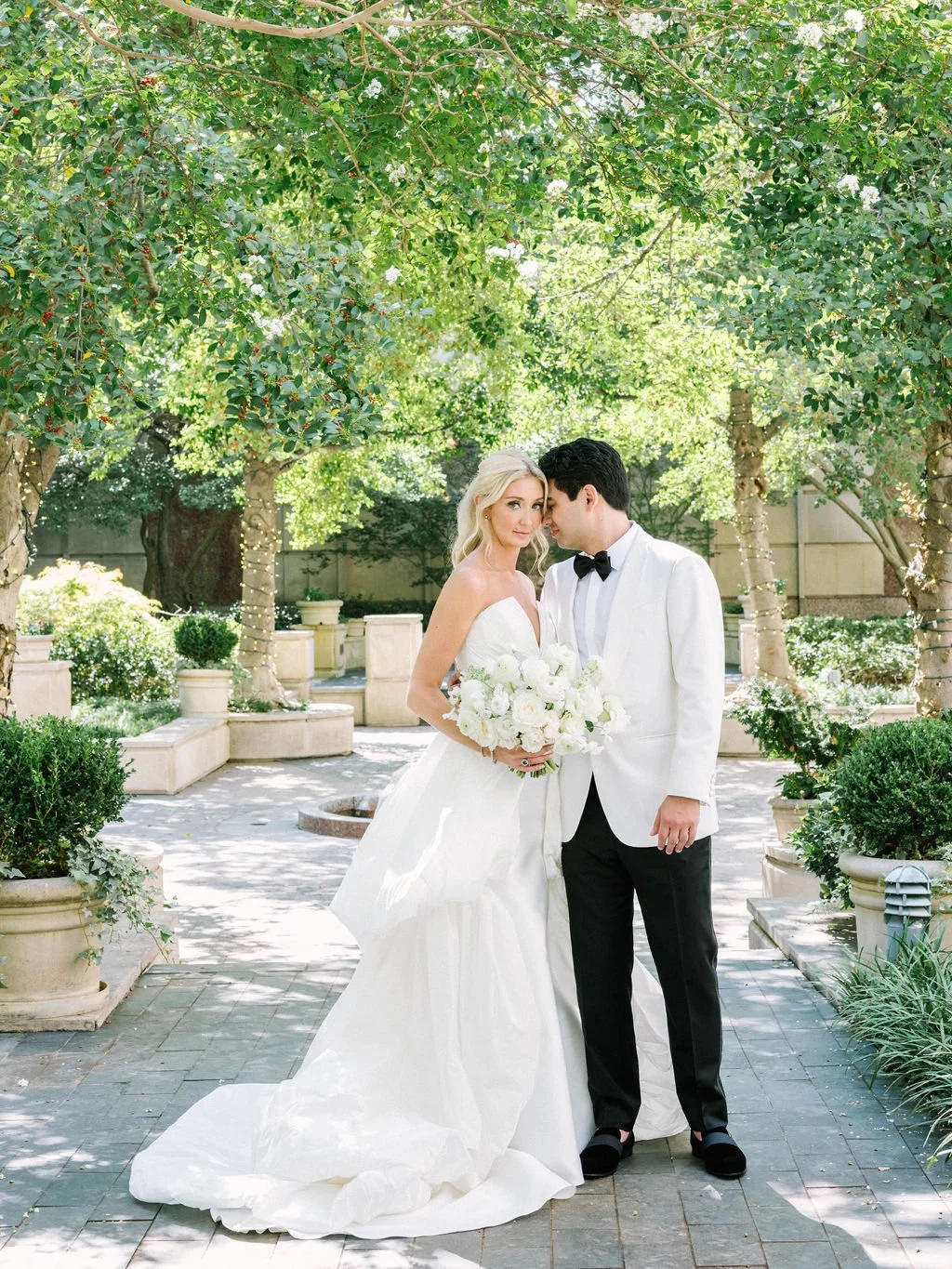 Ellen-Ashton-Photography-Dallas-Wedding-Photographers-Nasher-wedding86.jpg
