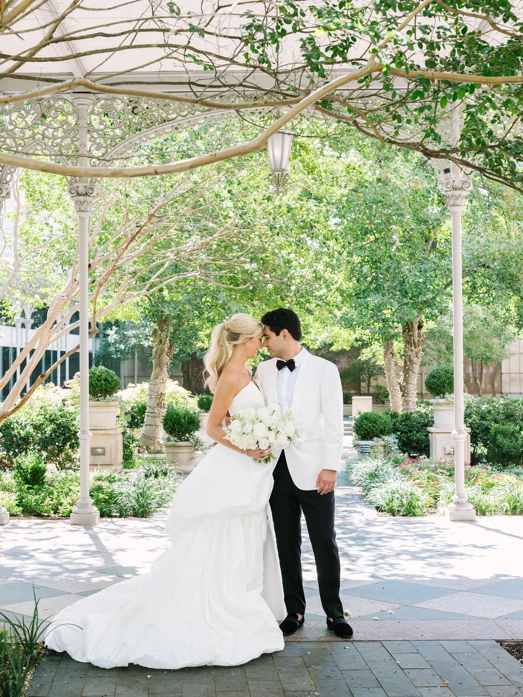 Ellen-Ashton-Photography-Dallas-Wedding-Photographers-Nasher-wedding89.jpg