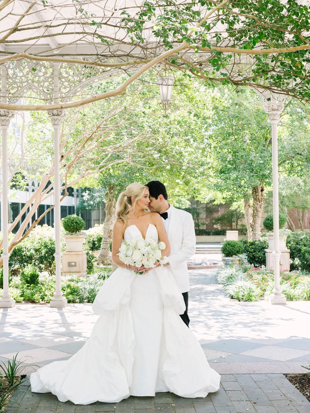 Ellen-Ashton-Photography-Dallas-Wedding-Photographers-Nasher-wedding91.jpg