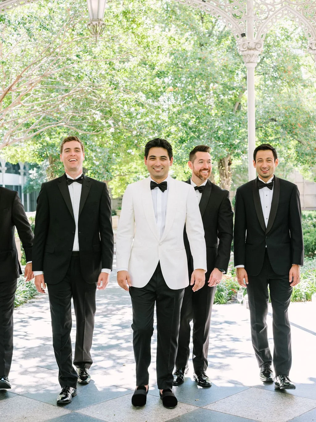 Ellen-Ashton-Photography-Dallas-Wedding-Photographers-Nasher-wedding98.jpg