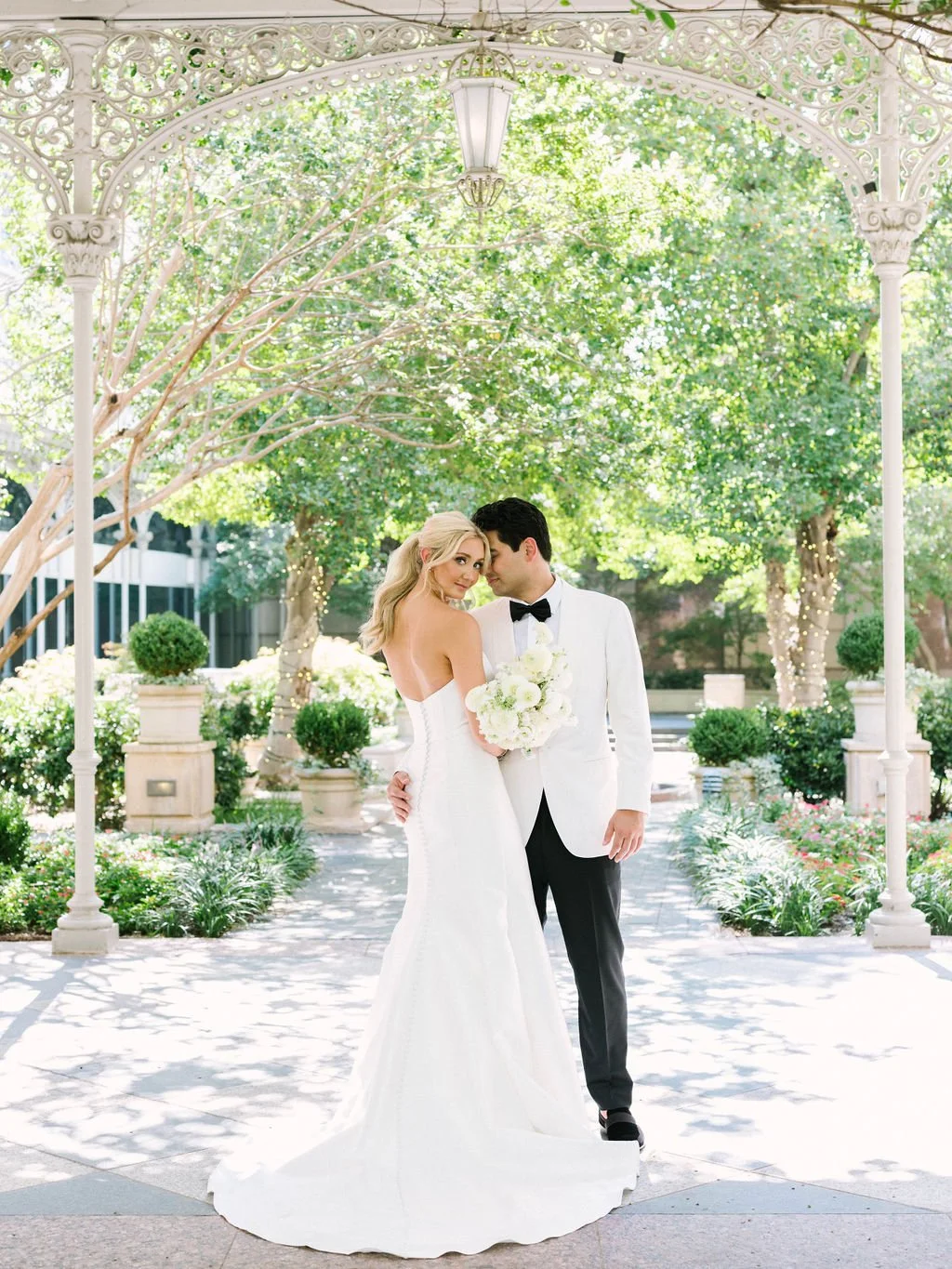 Ellen-Ashton-Photography-Dallas-Wedding-Photographers-Nasher-wedding107.jpg