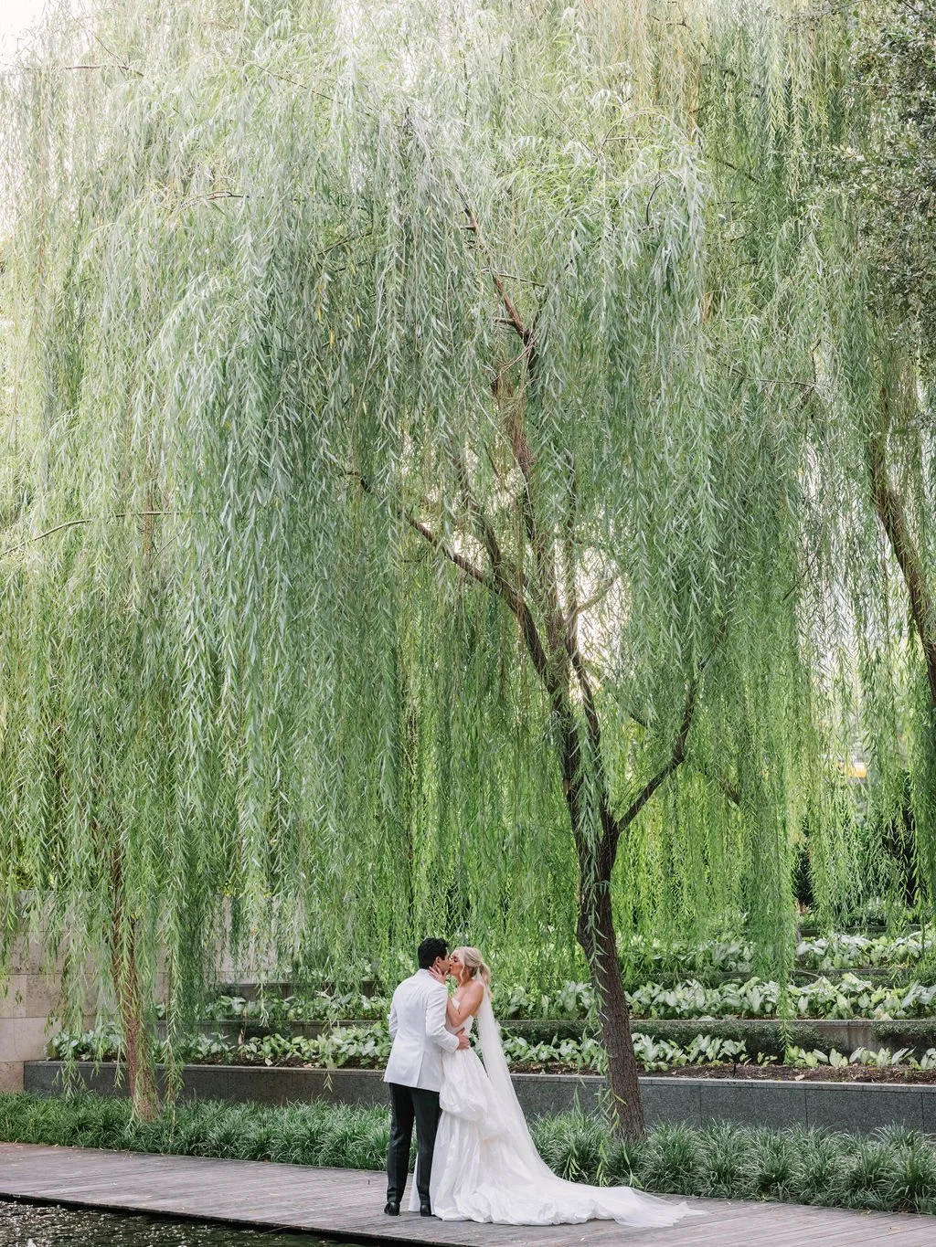 Ellen-Ashton-Photography-Dallas-Wedding-Photographers-Nasher-wedding166.jpg