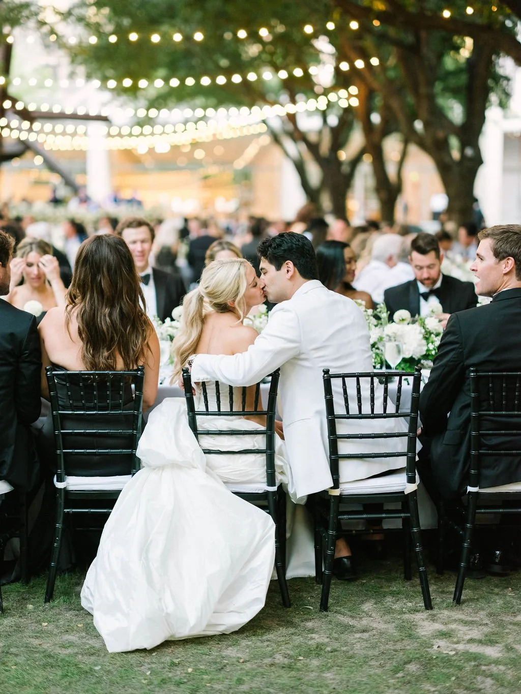 Ellen-Ashton-Photography-Dallas-Wedding-Photographers-Nasher-wedding174.jpg