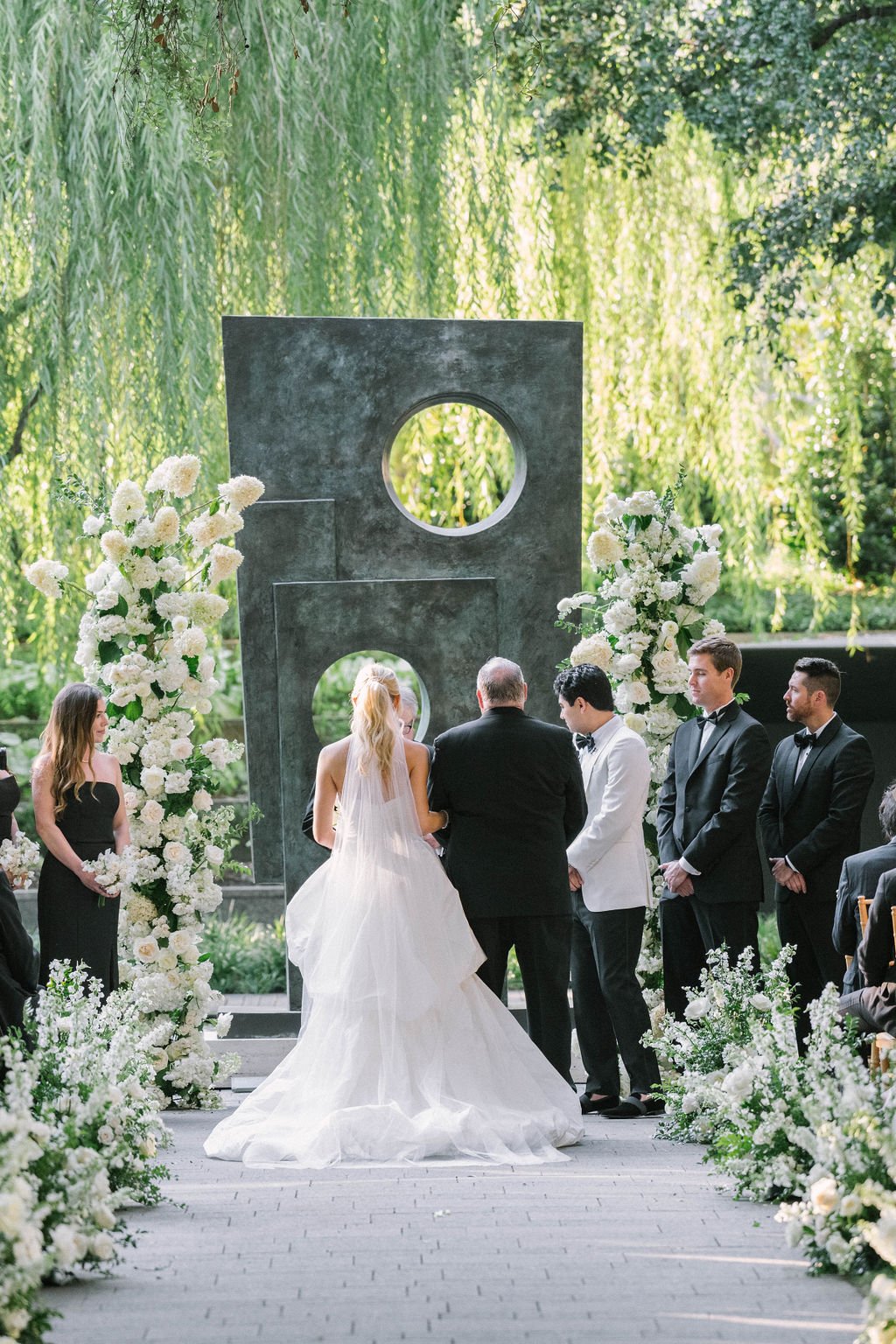Ellen-Ashton-Photography-Dallas-Wedding-Photographers-Nasher-wedding209.jpg