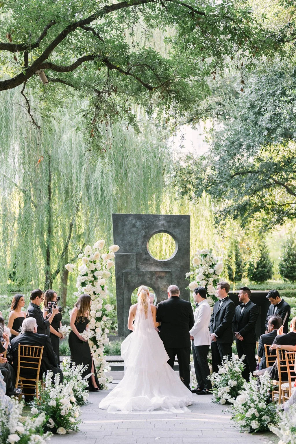 Ellen-Ashton-Photography-Dallas-Wedding-Photographers-Nasher-wedding210.jpg