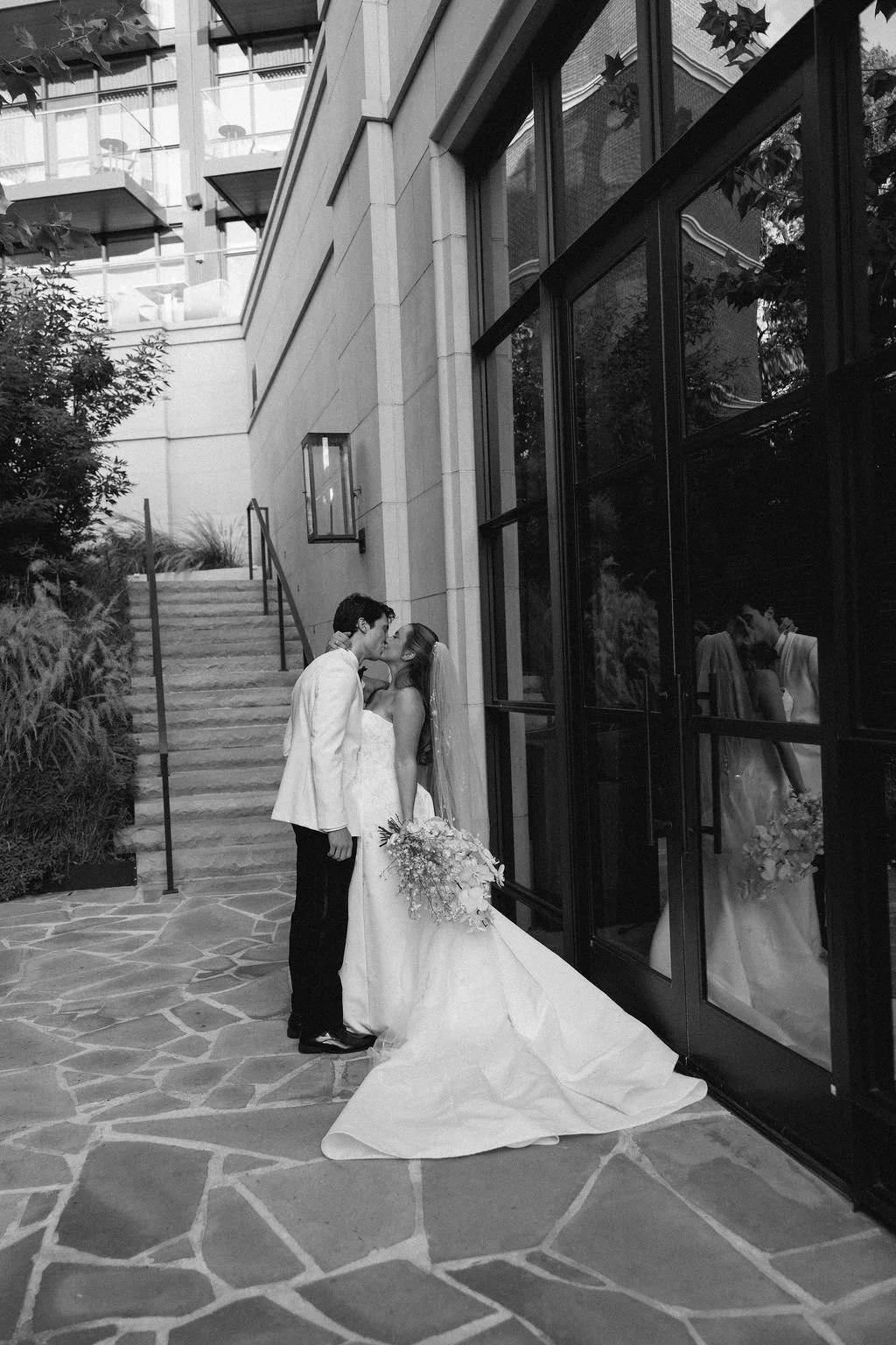 Ellen-Ashton-Photograpy-Dallas-Wedding-Photographer-Bowie-House-Wedding103.jpg