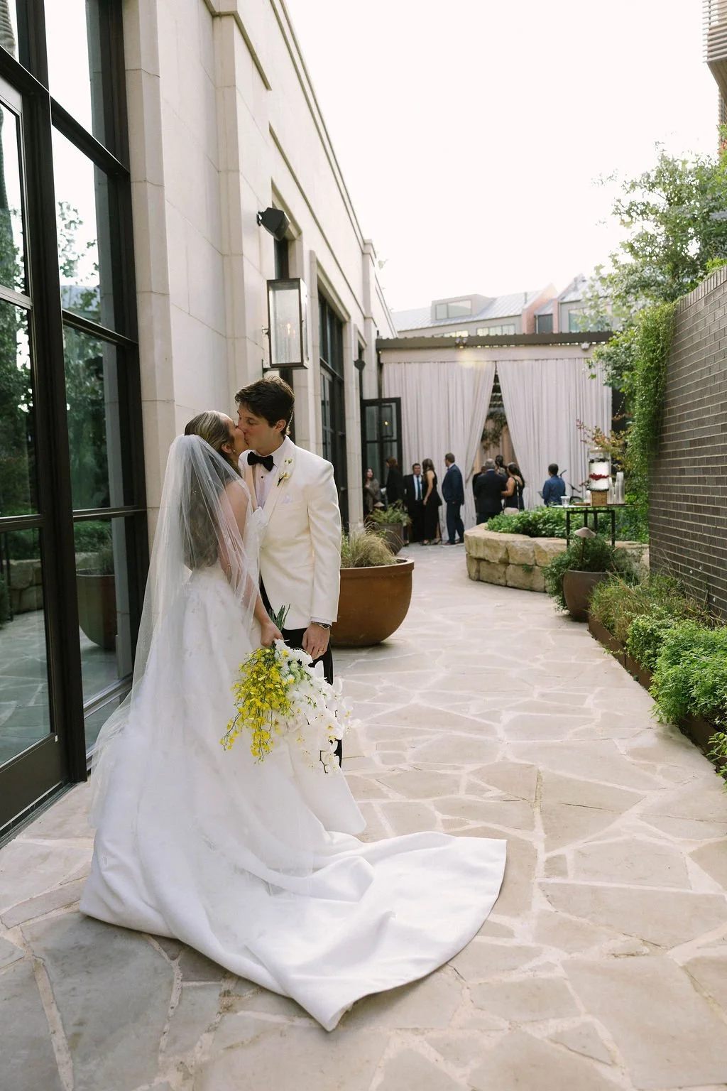 Ellen-Ashton-Photograpy-Dallas-Wedding-Photographer-Bowie-House-Wedding106.jpg