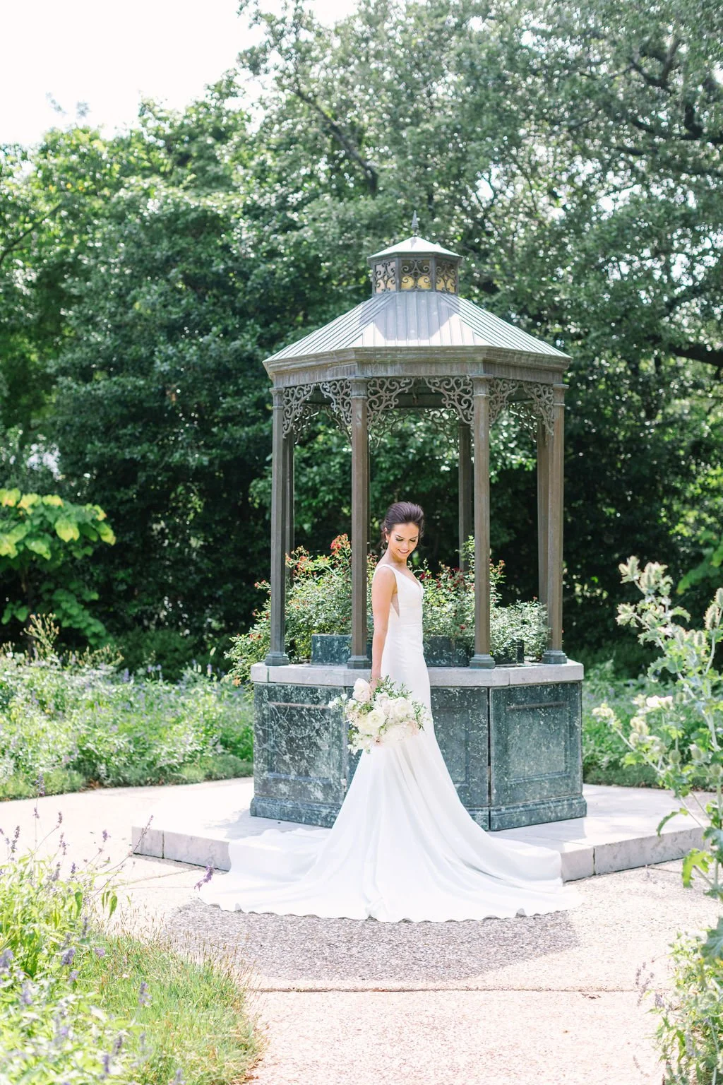 Ellen-Ashton-Photography-Dallas-Wedding-Photographers-Ivory-and-vine-Weddings-235.jpg