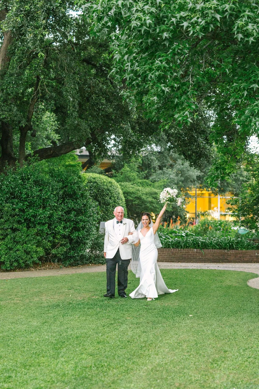 Ellen-Ashton-Photography-Dallas-Wedding-Photographers-Ivory-and-vine-Weddings-913.jpg