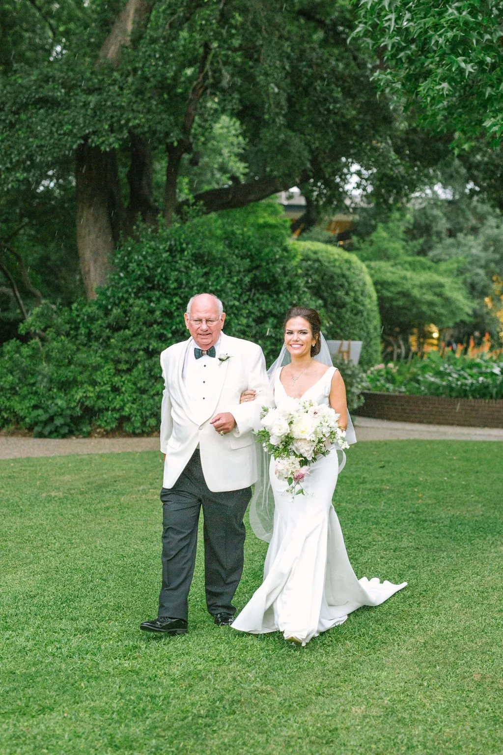 Ellen-Ashton-Photography-Dallas-Wedding-Photographers-Ivory-and-vine-Weddings-914.jpg