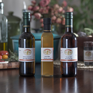 California arbequina oilve oil, Peach white balsamic vinegar, Roasted chili infused olive oil