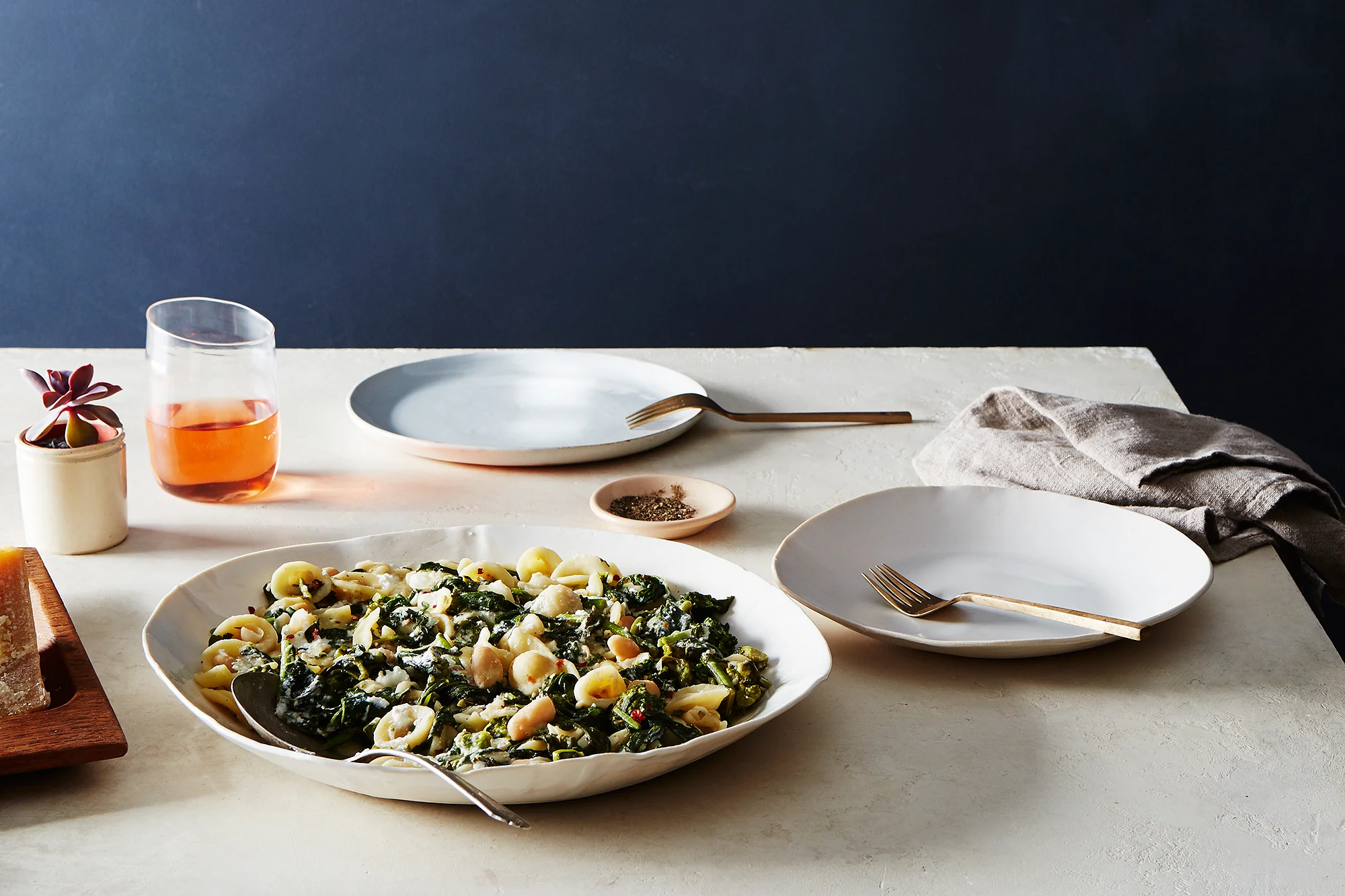 2015-1124_pasta-with-broccoli-rabe-and-white-bean-anchovy-sauce_bobbi-lin_14655.jpg