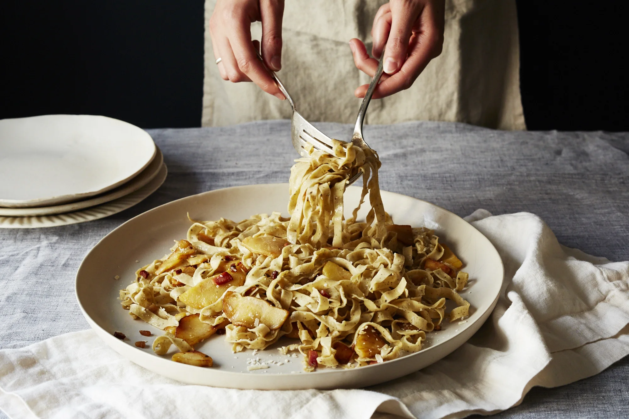 2016-0412_black-pepper-tagliatelle-with-parsnips-and-pancetta_bobbi-lin_21676.jpg