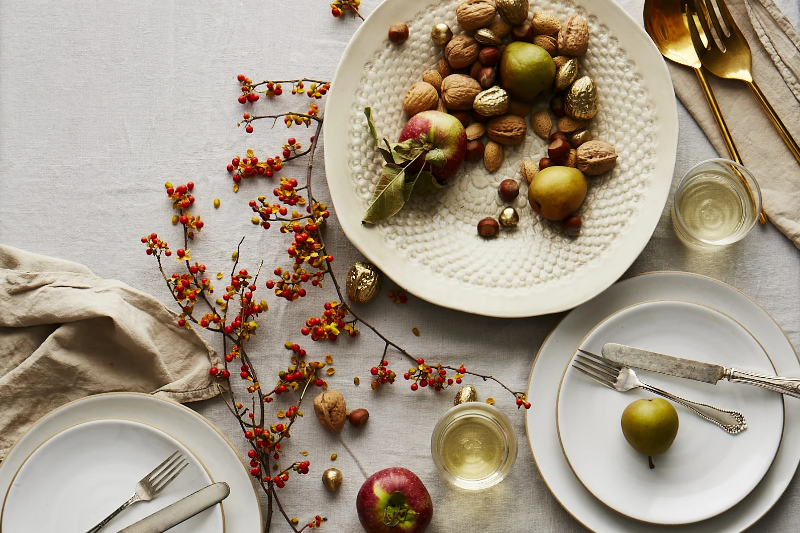 2017-0828_bloomingdales-table-setting-infographic_bobbi-lin_5079.jpg