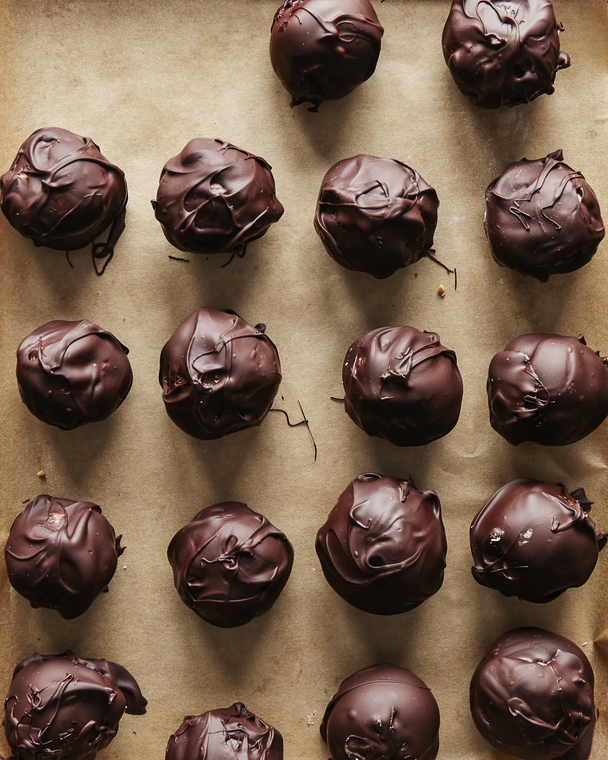 2014_1202_F52edit_NoBakeChocAlmondButterBonBons1882.jpg