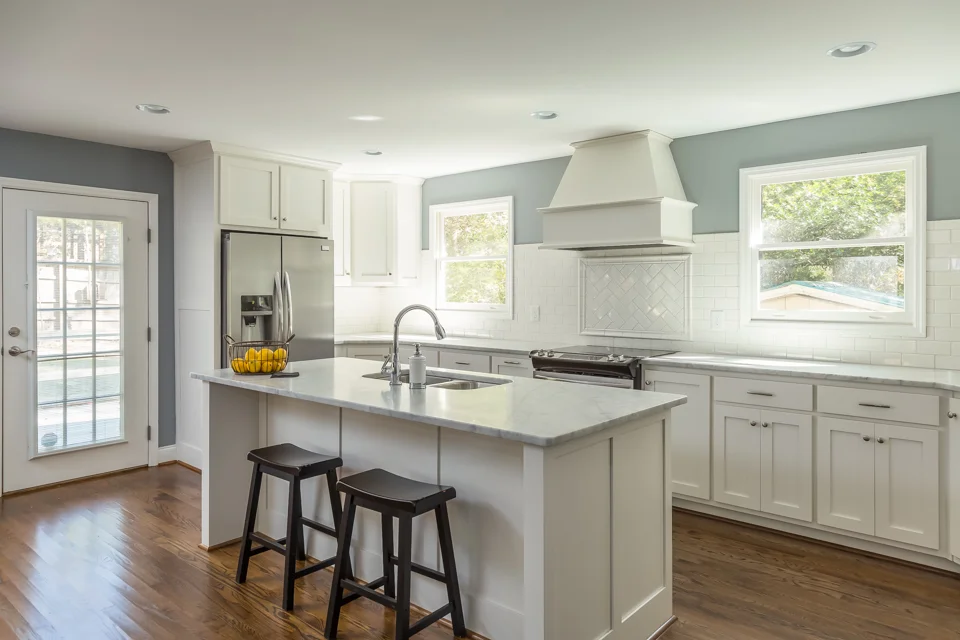 525 Milledge Ter Web-9.jpg