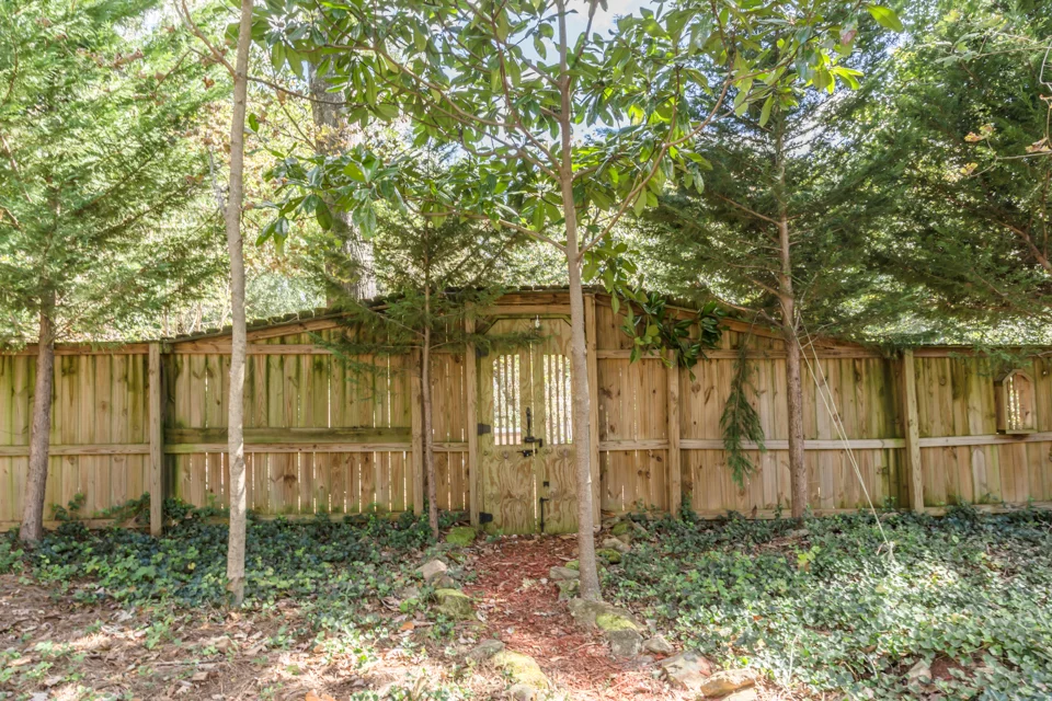 525 Milledge Ter Web-21.jpg