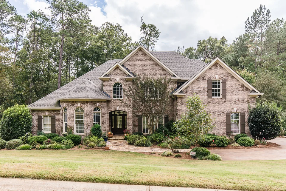 1031 Ridgeview Lane Web-2.jpg