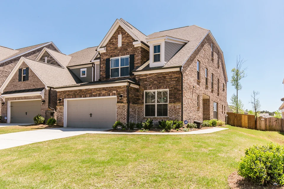 5270-Cedar-Glenn-Ct-Cummings-GA-Real-Estate-Malouf-eXp-Photography-Mouve-Media-Web-1.jpg