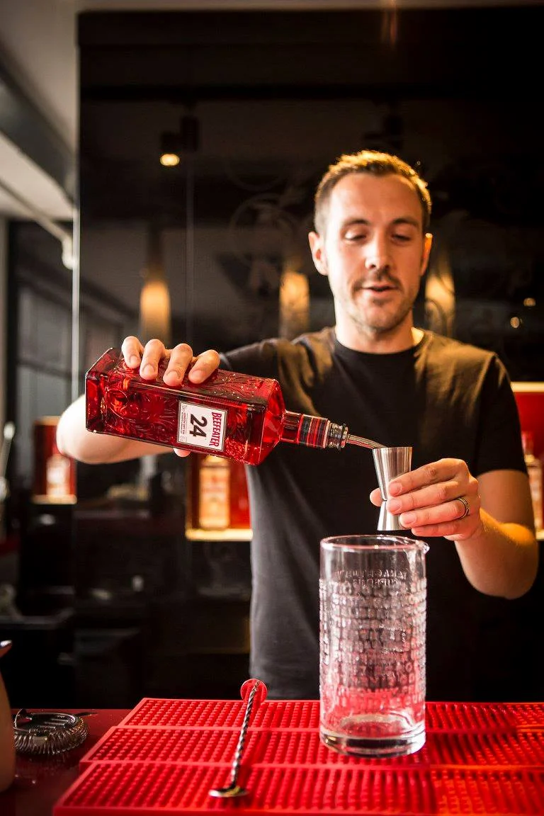 The Amateur Mixologist mixing it up at the Beefeater Cocktail competition
