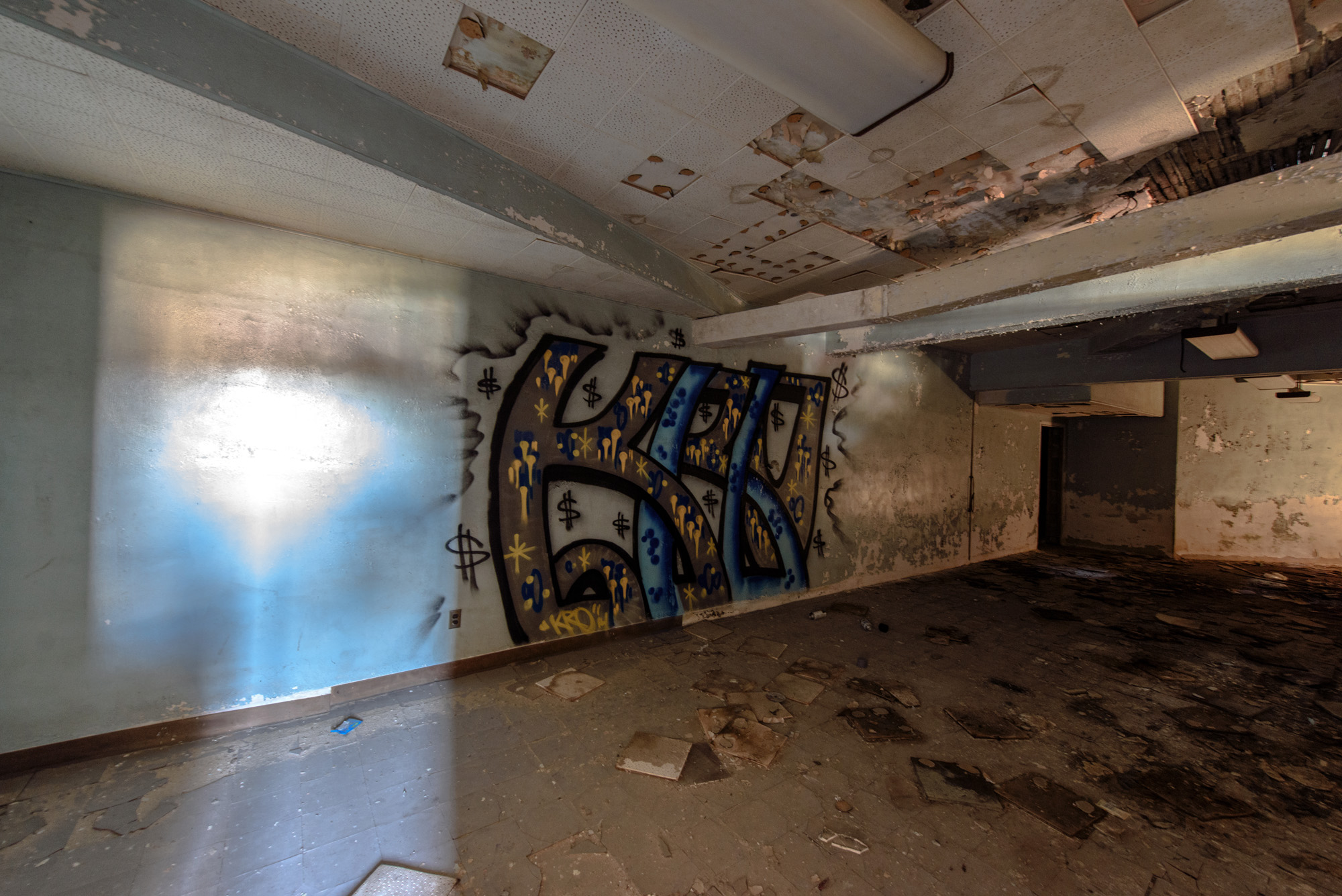 Back downstairs we see the graffiti wall