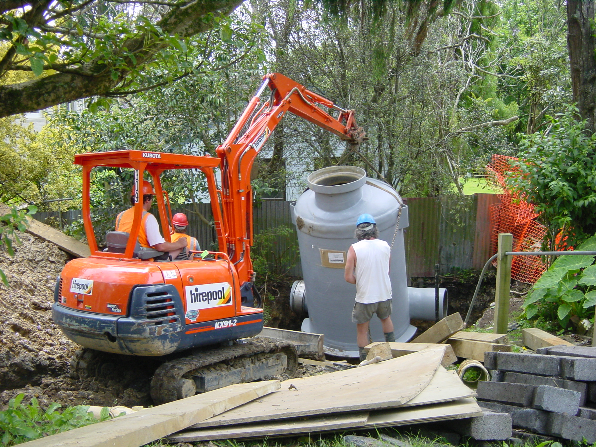 NS Manhole Lifting5.jpg