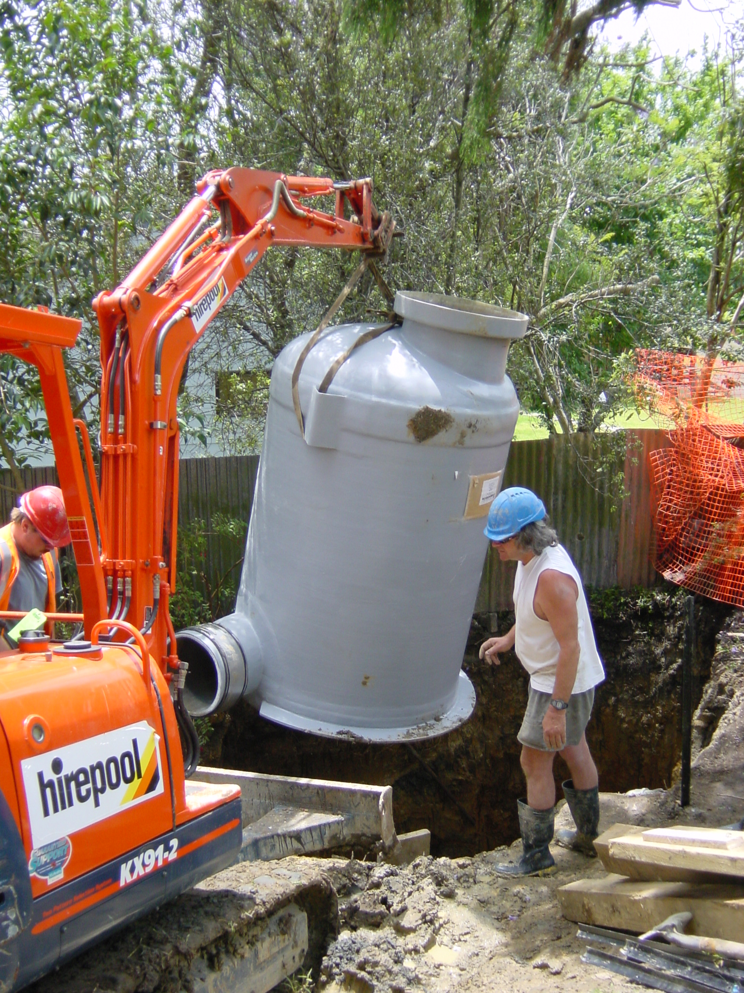 NS Manhole Lifting3.jpg