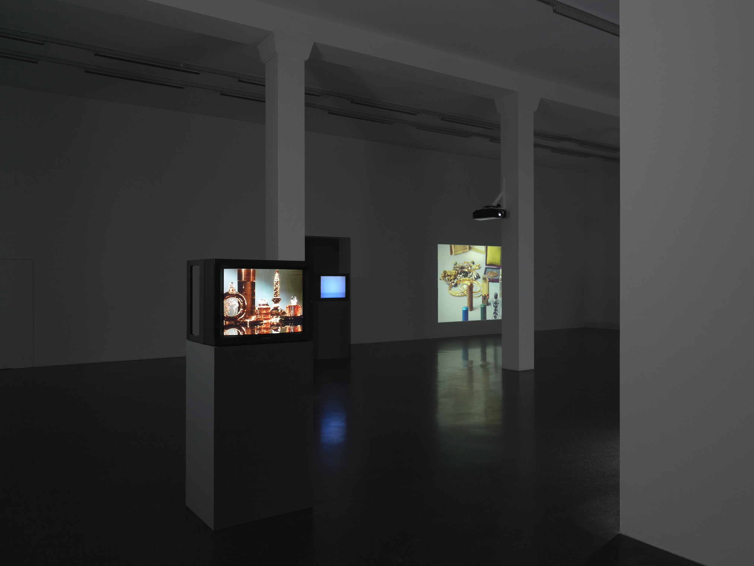 Galerie Francesca Pia, Zurich | Isabelle Cornaro | 2014