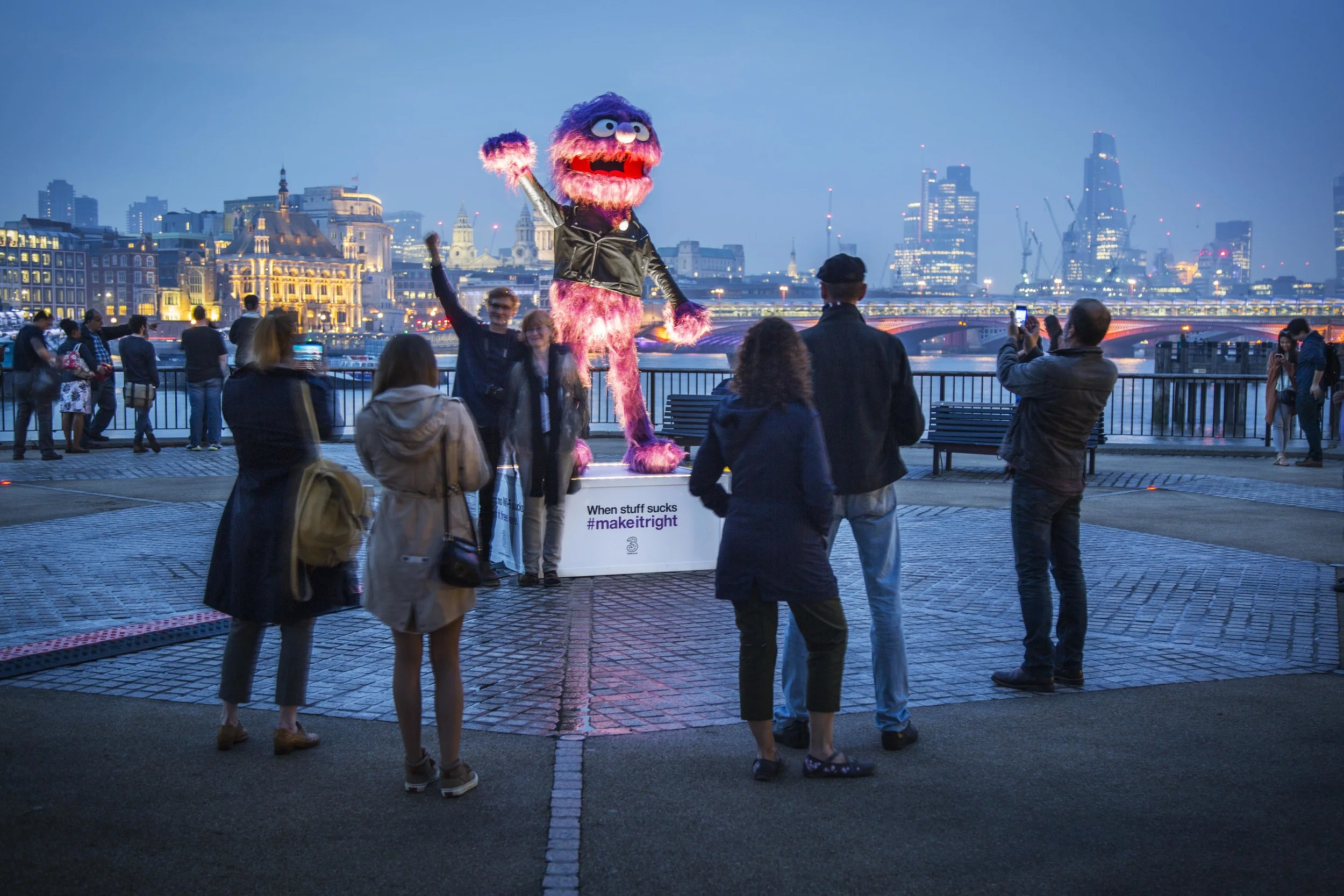 THREE_SBankStatue08_June2015.jpg