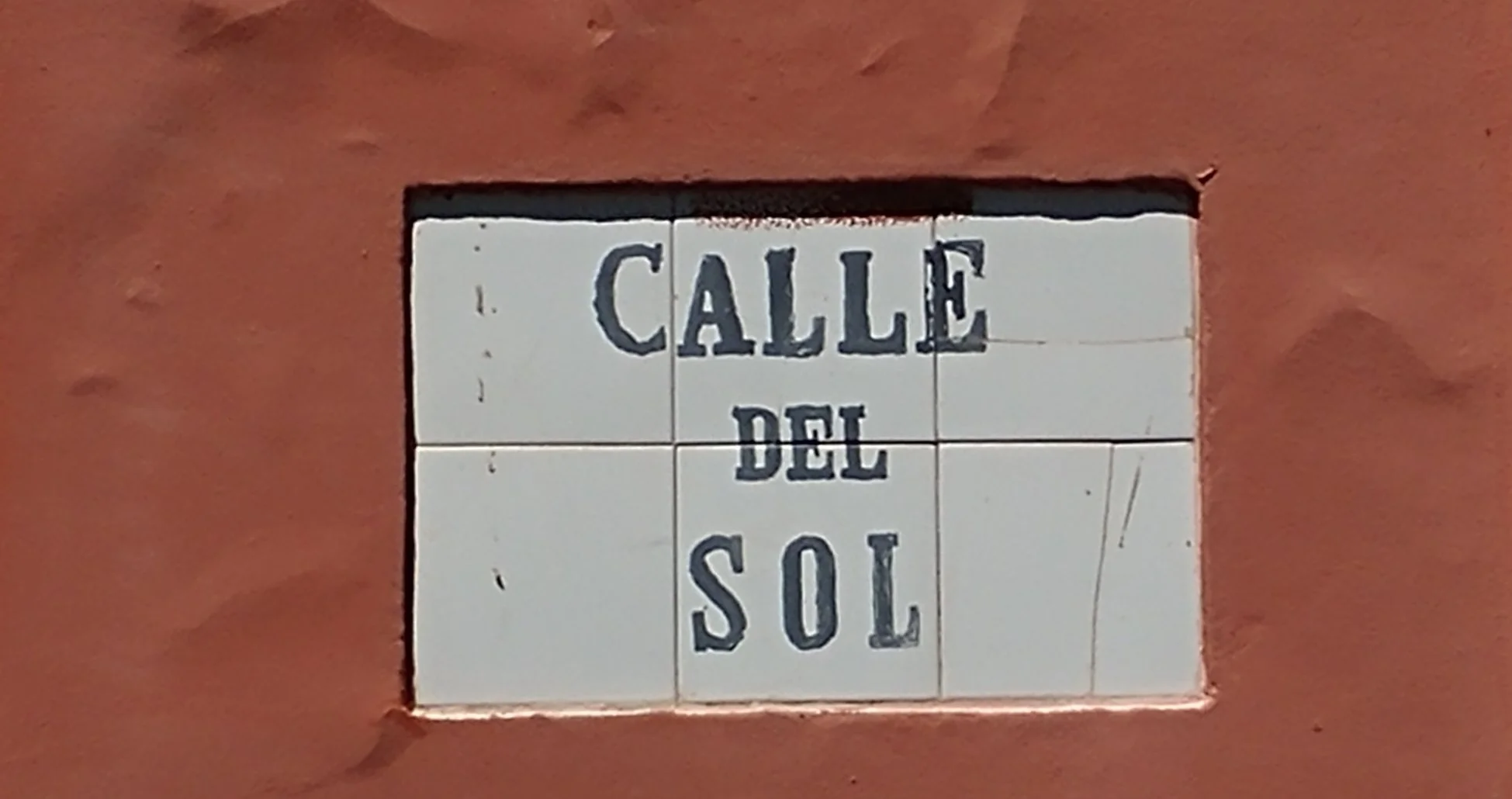 La Calle Sol: Su Historia y Secretos 