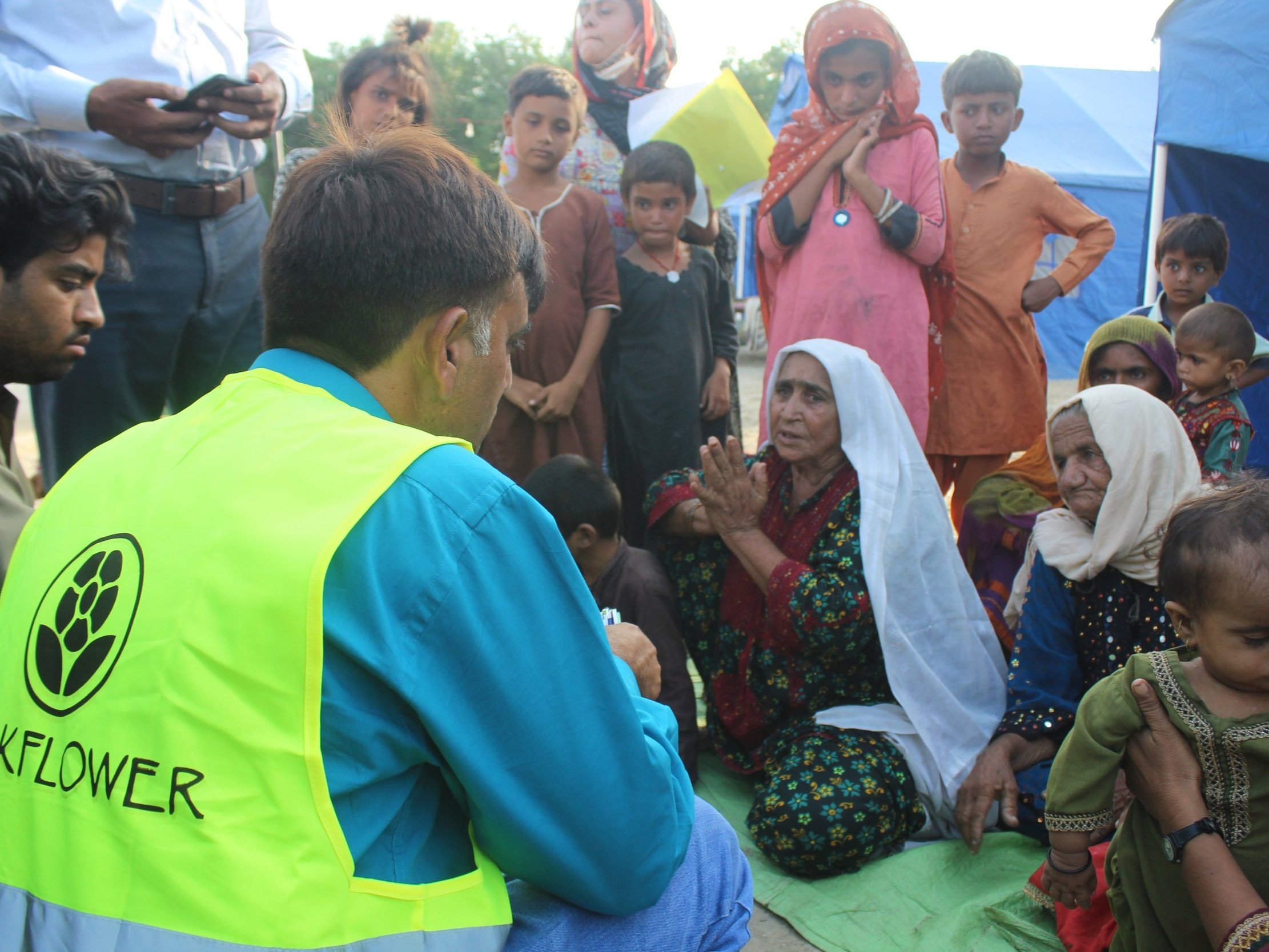  Displaced flood victims in Pakistan need essential aid. Sent to us by Siddique at  CSP . 