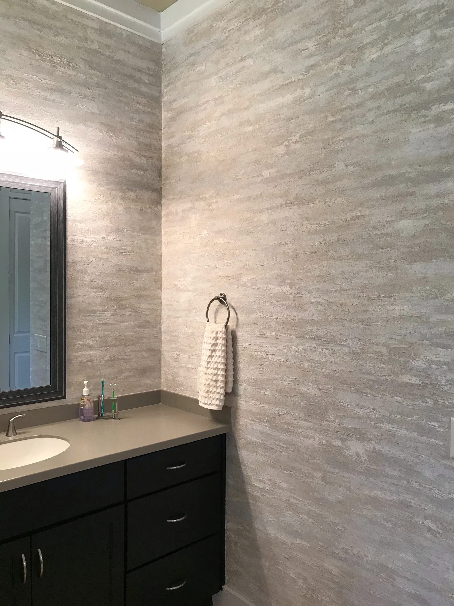 Travertine Crema - Neutral Linear Textured Plaster