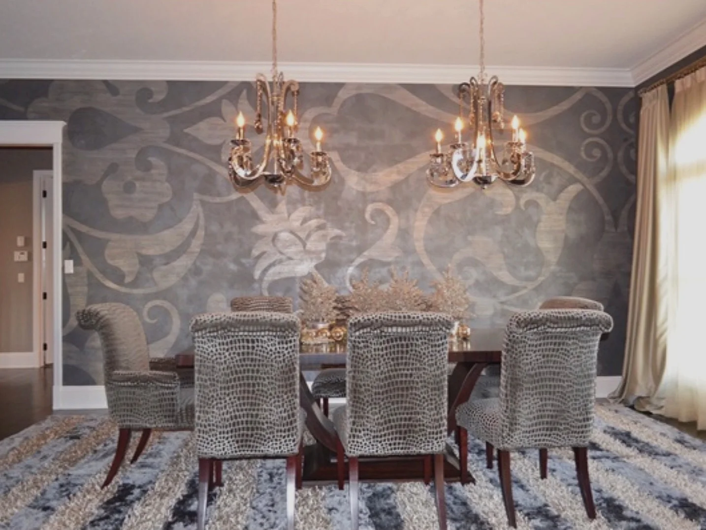 Custom Large Scale Design on Shimmering Plaster