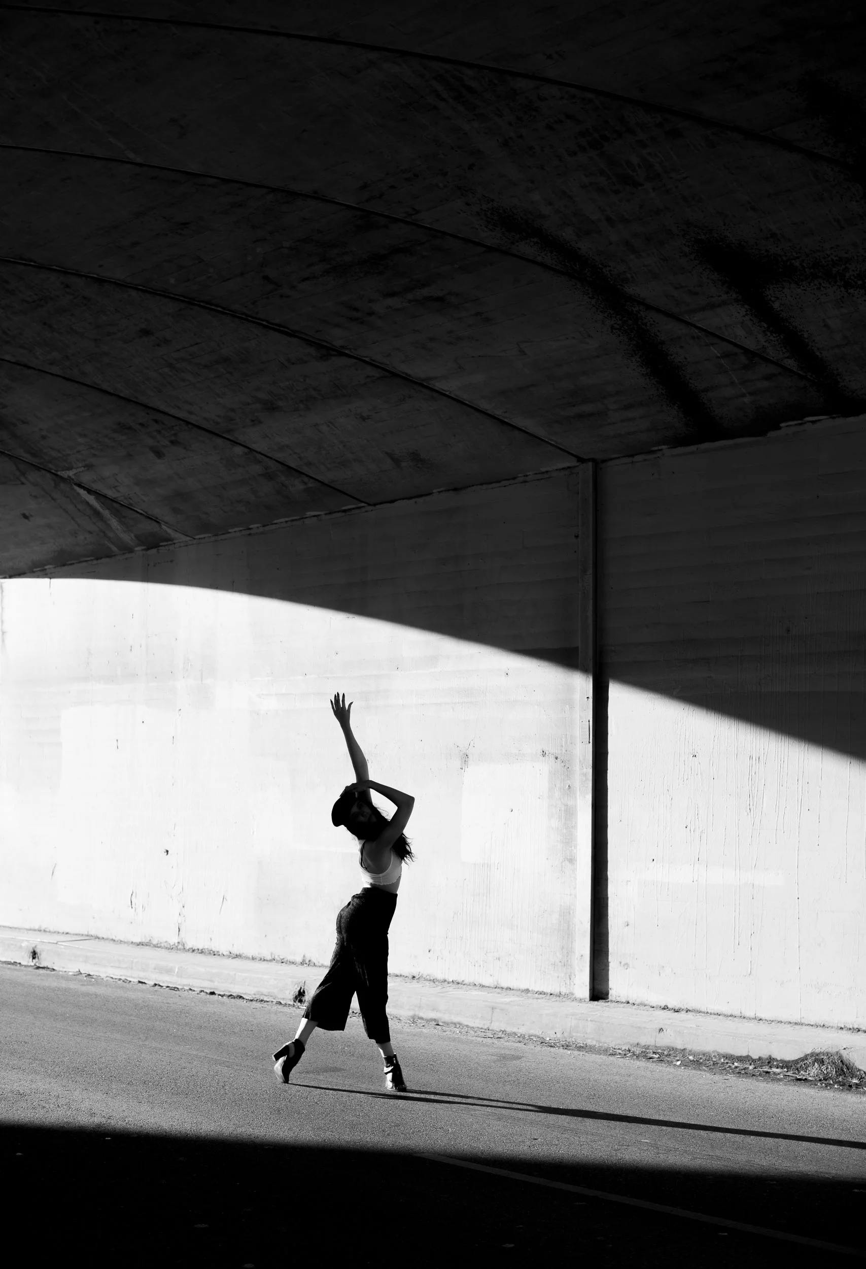  Los angeles dance silouette in the streets of california.&nbsp; under wear campaign photographer 