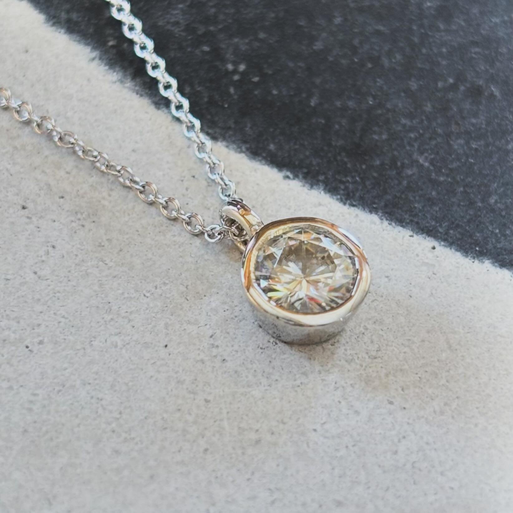 Made using the customers own 1ct moissanite in white gold. Sometimes it&rsquo;s best to go simple and wear it every day.
*
#moissanite #whitegold #commission #newfromold #madeinscotland #etsyseller